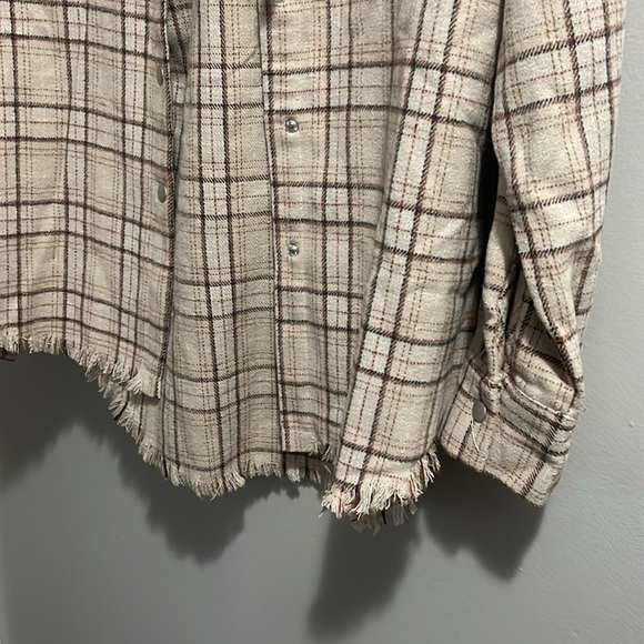 NEW IN Oversized Flannel Button Down Plaid Jacket Raw Hem NWT - Picture 7 of 11